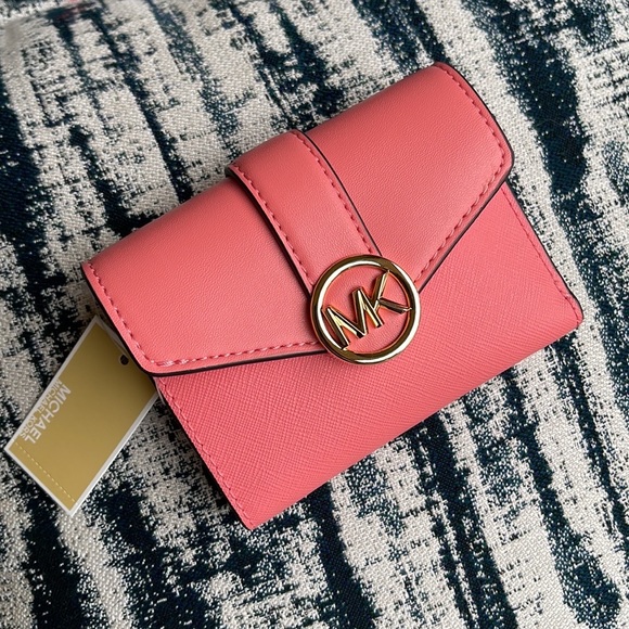 MICHAEL KORS CARMEN MEDIUM LOGO AND FAUX LEATHER WALLET GRAPEFRUIT - Picture 6 of 16